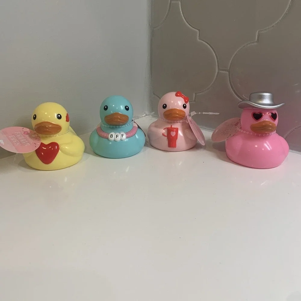 Target Bullseye Valentine's Day Set Of 4 Rubber Ducks Multi Color